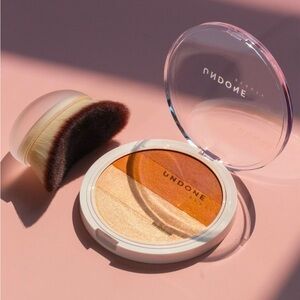 Undone Makeup - 2 bronzer 2 Highlighter! Very Large Size!